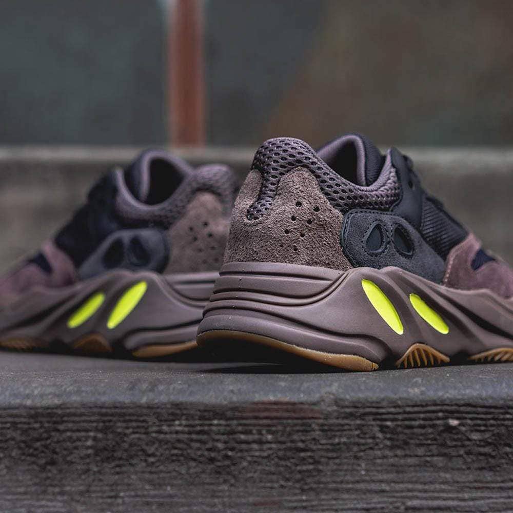 YEEZY Boost 700 Mauve