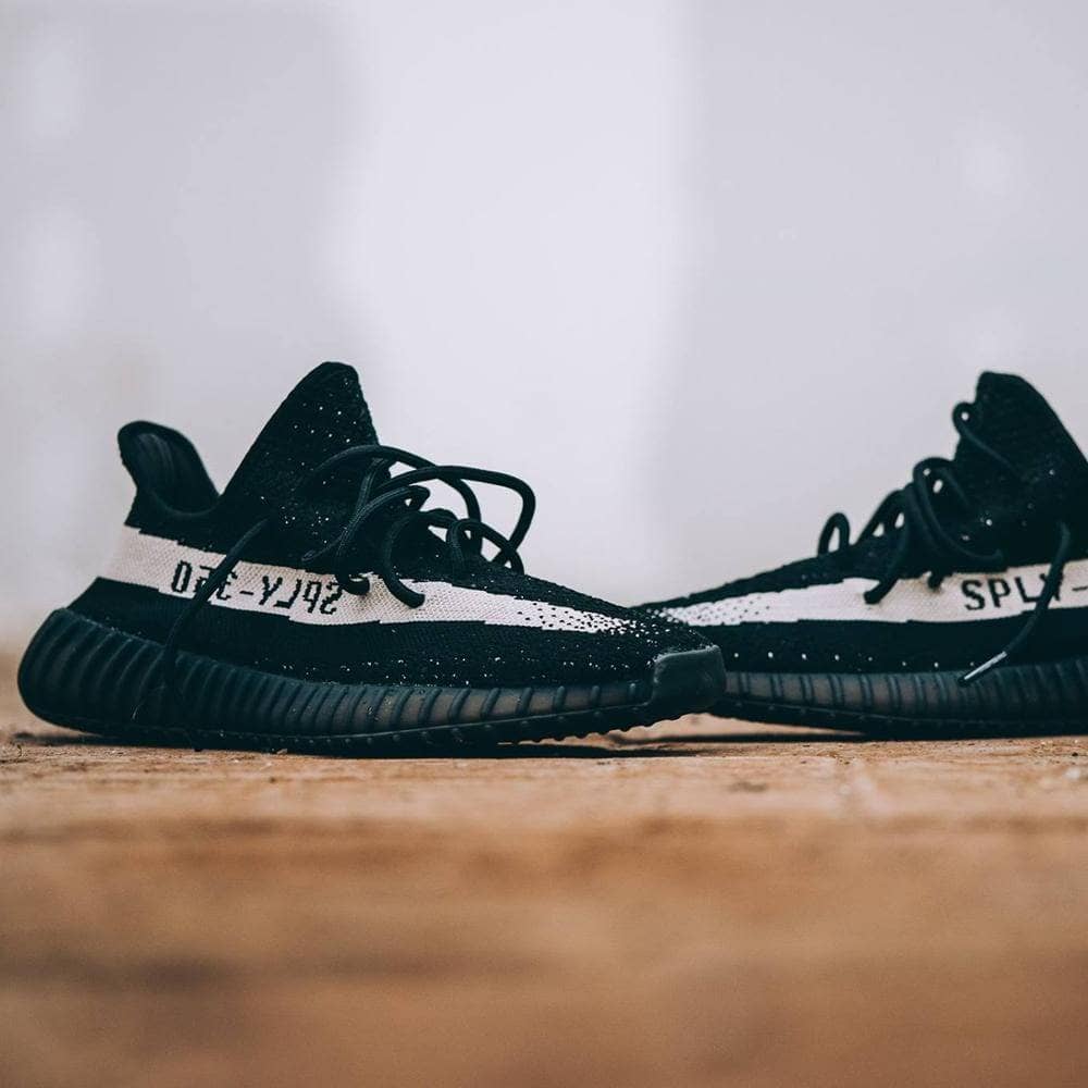 YEEZY Boost 350 V2 Black-White