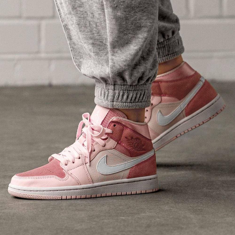 Jordan 1 Mid “Digital Pink”